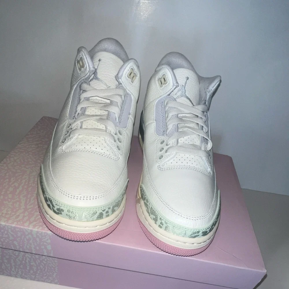 Jordan Air Low 3 Retro OG Mid Top Lace Up Sneaker White Pink Blue IF4396-100